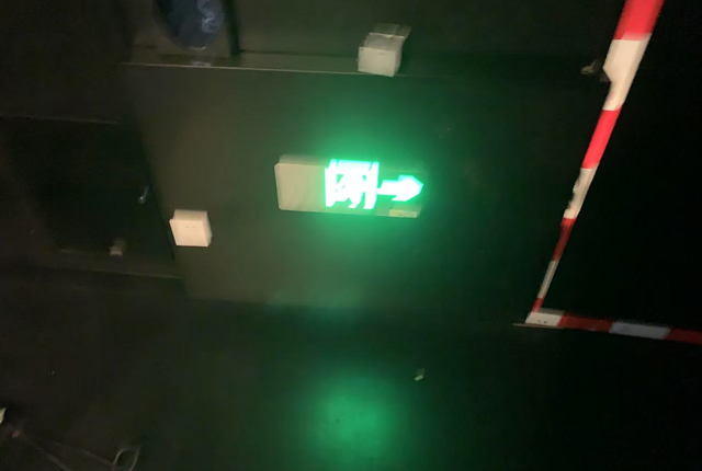 酒店賓館消防應急疏散指示應該如何安裝?消防應急疏散指示燈的安裝規范